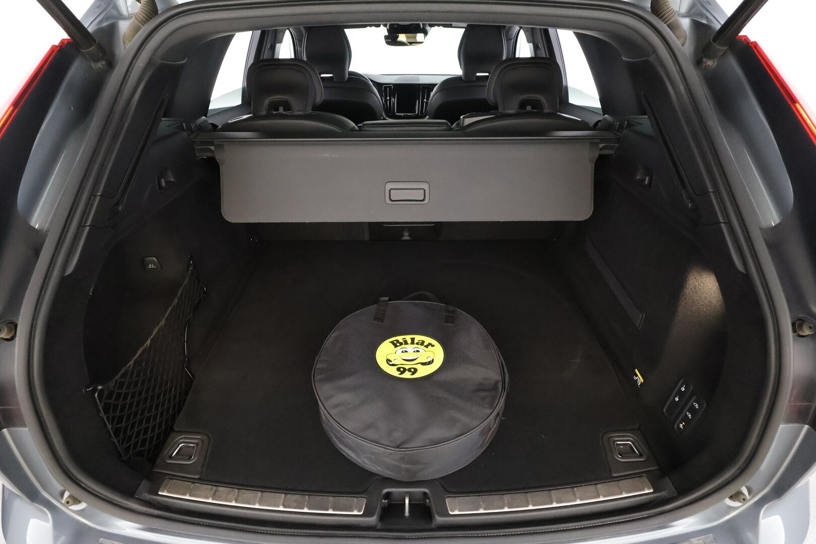 Volvo XC60 2019 T8 AWD R-Design aut - | ACC | Webasto | Koukku | Full-LED | Muistipenkki | Panorama | P.Kamera | Sporttipenkit |Keyless | Apple&Android | Suomi-auto | Kahdet Renkaat | Merkkihuollettu |