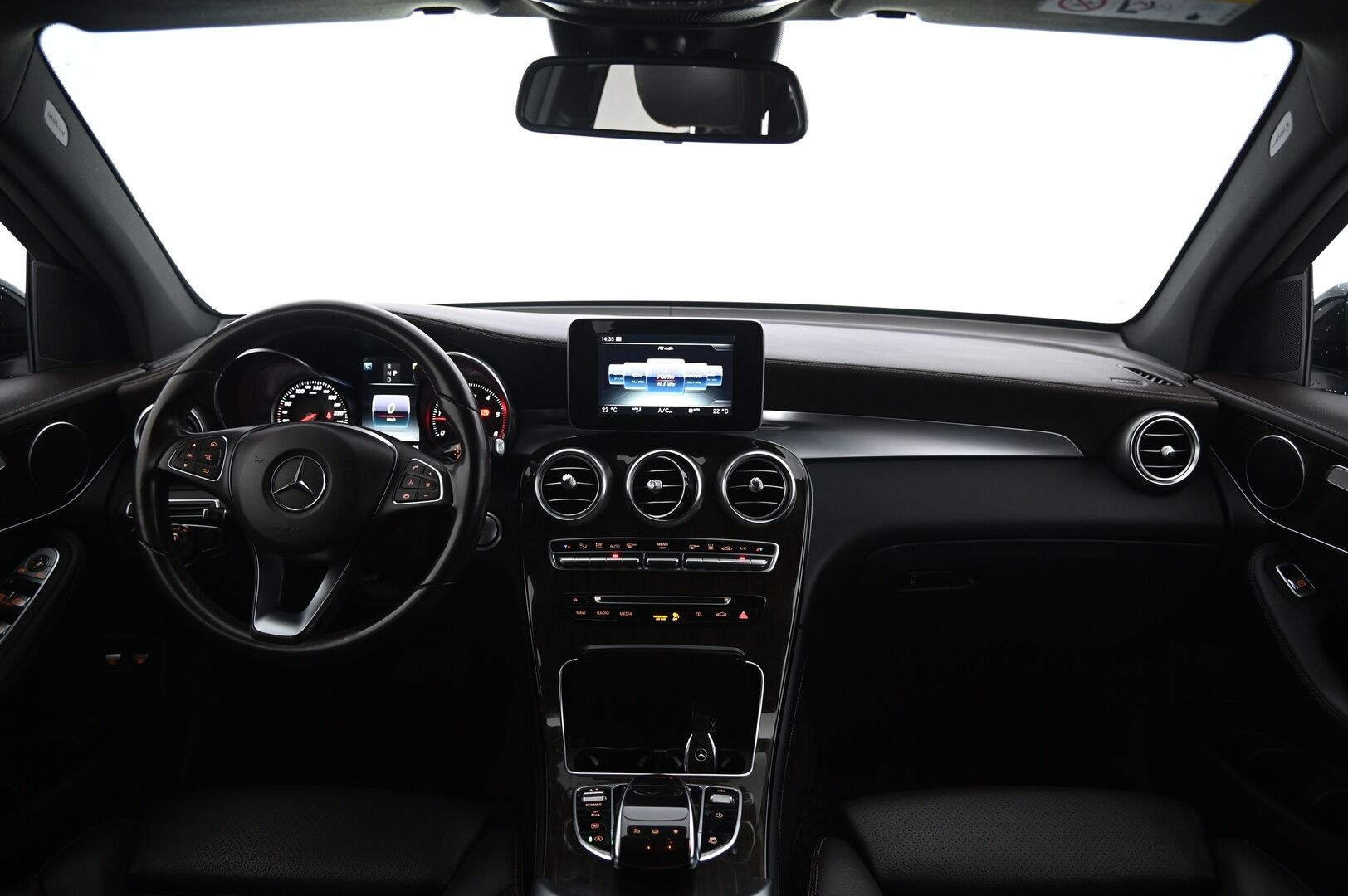 Mercedes-Benz GLC 2016 220 d 4Matic A Premium Business*Webasto / Ruskeat Nahat / IHC+ / Vetokoukku / Vakkari* - *Juuri katsastettu & huolettu! / Kahdet renkaat alumiinivantein!*