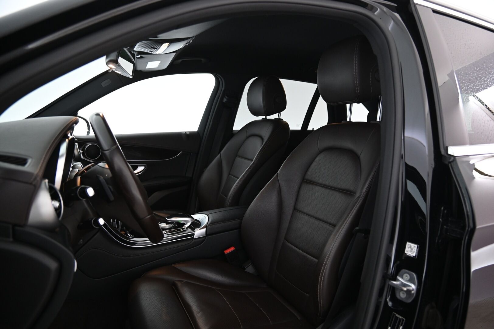 Mercedes-Benz GLC 2016 220 d 4Matic A Premium Business*Webasto / Ruskeat Nahat / IHC+ / Vetokoukku / Vakkari* - *Juuri katsastettu & huolettu! / Kahdet renkaat alumiinivantein!*