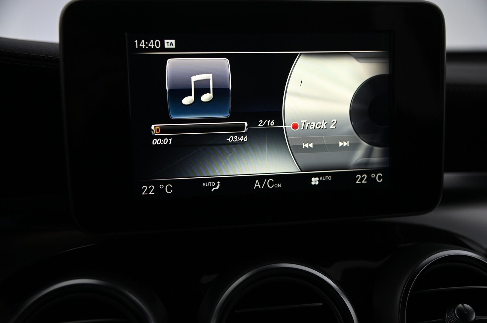 Mercedes-Benz GLC 2016 220 d 4Matic A Premium Business*Webasto / Ruskeat Nahat / IHC+ / Vetokoukku / Vakkari* - *Juuri katsastettu & huolettu! / Kahdet renkaat alumiinivantein!*