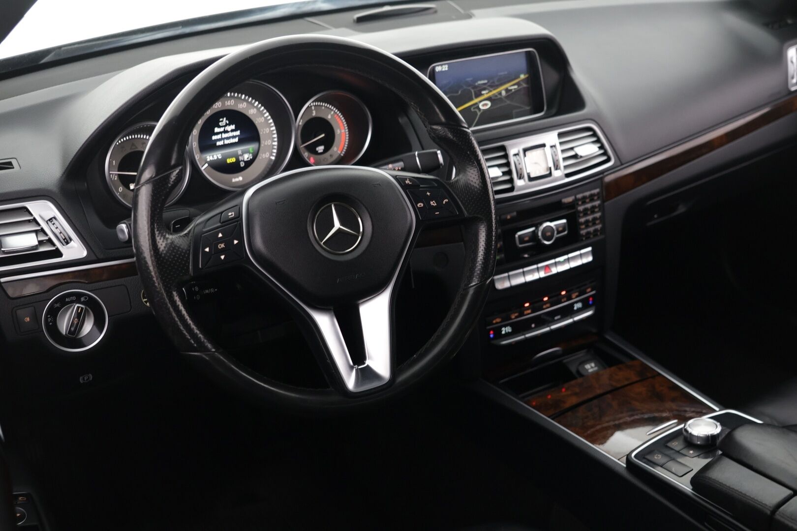 Mercedes-Benz E 2014 350 BlueTec Coupé A - | Juuri katsastettu! | Nahkasisusta | ILS Ledit | Kuolleenkulman varoitin | Automaattinen ilmastointi | Navi 
