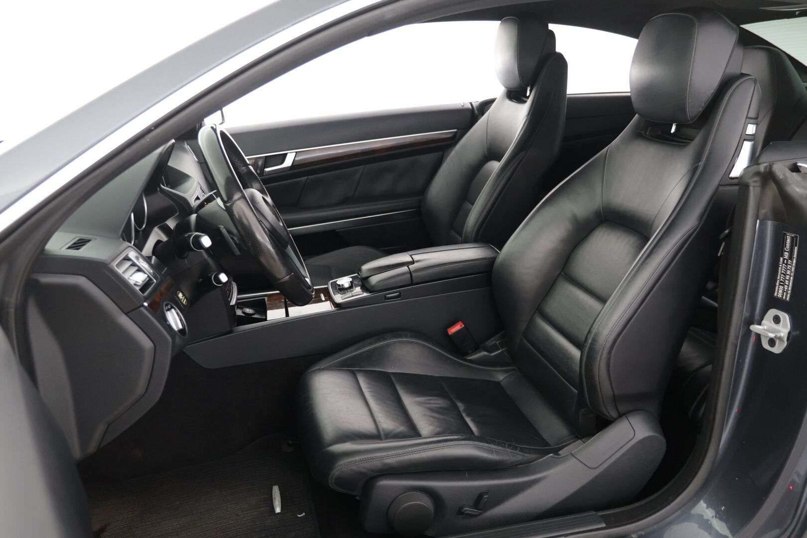Mercedes-Benz E 2014 350 BlueTec Coupé A - | Juuri katsastettu! | Nahkasisusta | ILS Ledit | Kuolleenkulman varoitin | Automaattinen ilmastointi | Navi 