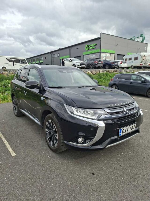 Mitsubishi Outlander PHEV -kuva