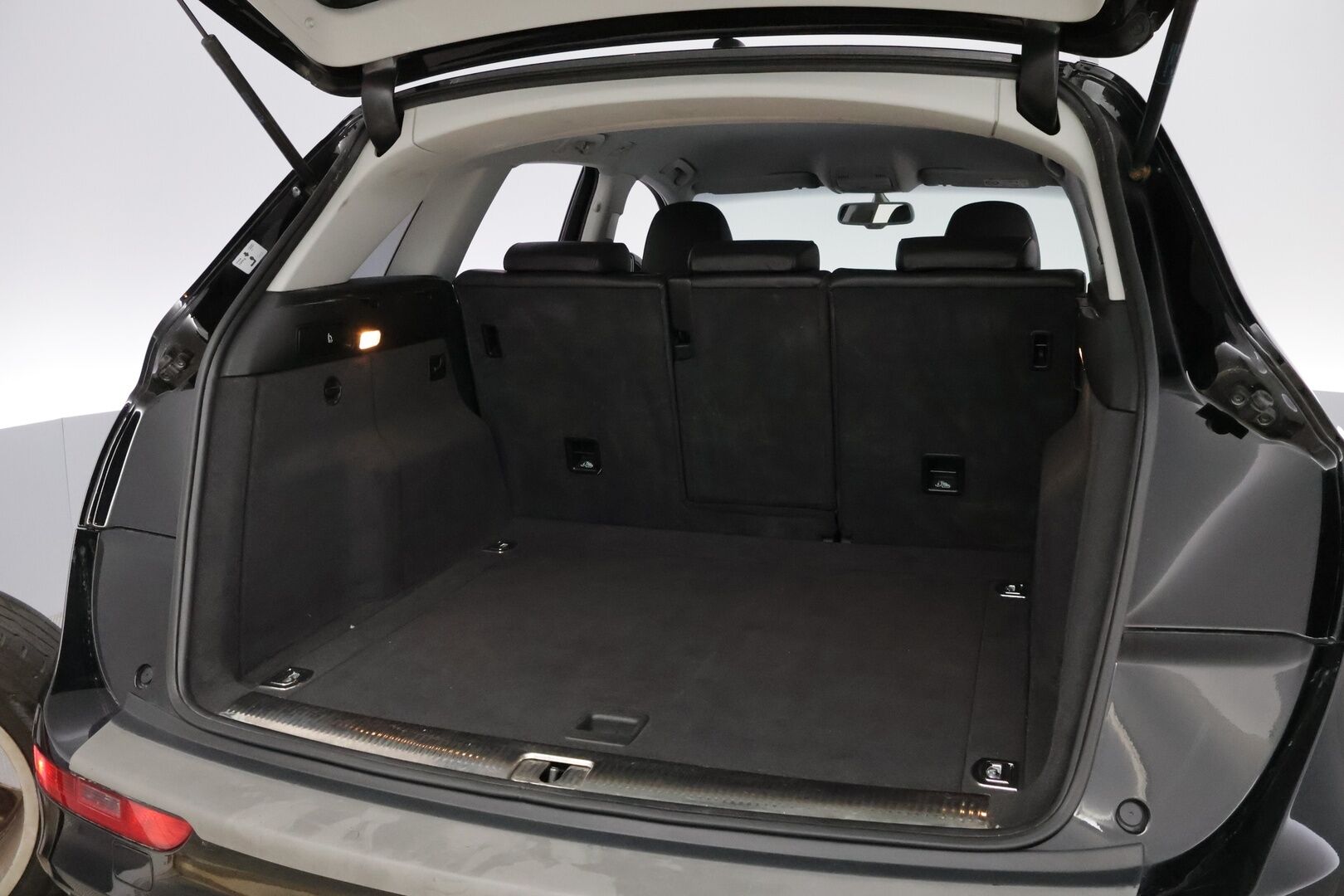 Audi Q5 2017 Business 2,0 TDI 140 kW quattro S tronic S Line - Webasto | Vetokoukku | Puolinahkasisusta | Sporttipenkit | Xenon | Pysäkointitutkat