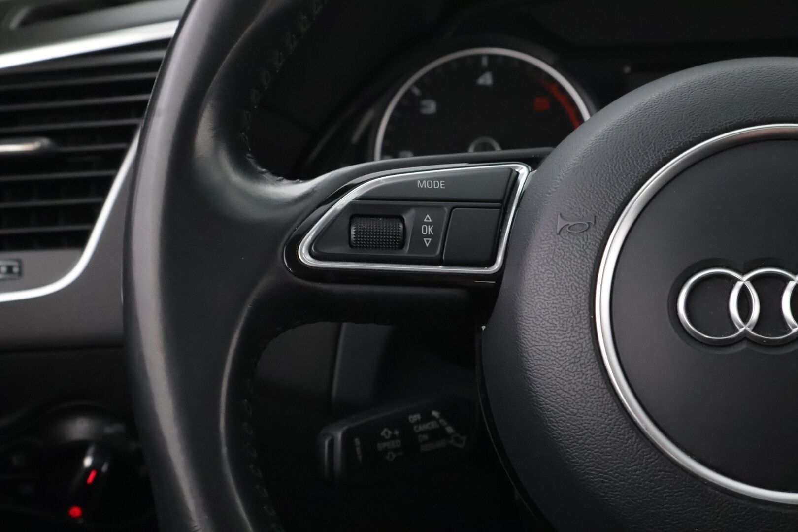 Audi Q5 2017 Business 2,0 TDI 140 kW quattro S tronic S Line - Webasto | Vetokoukku | Puolinahkasisusta | Sporttipenkit | Xenon | Pysäkointitutkat
