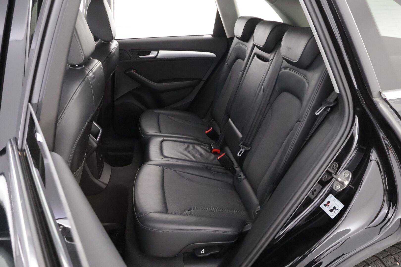 Audi Q5 2017 Business 2,0 TDI 140 kW quattro S tronic S Line - Webasto | Vetokoukku | Puolinahkasisusta | Sporttipenkit | Xenon | Pysäkointitutkat