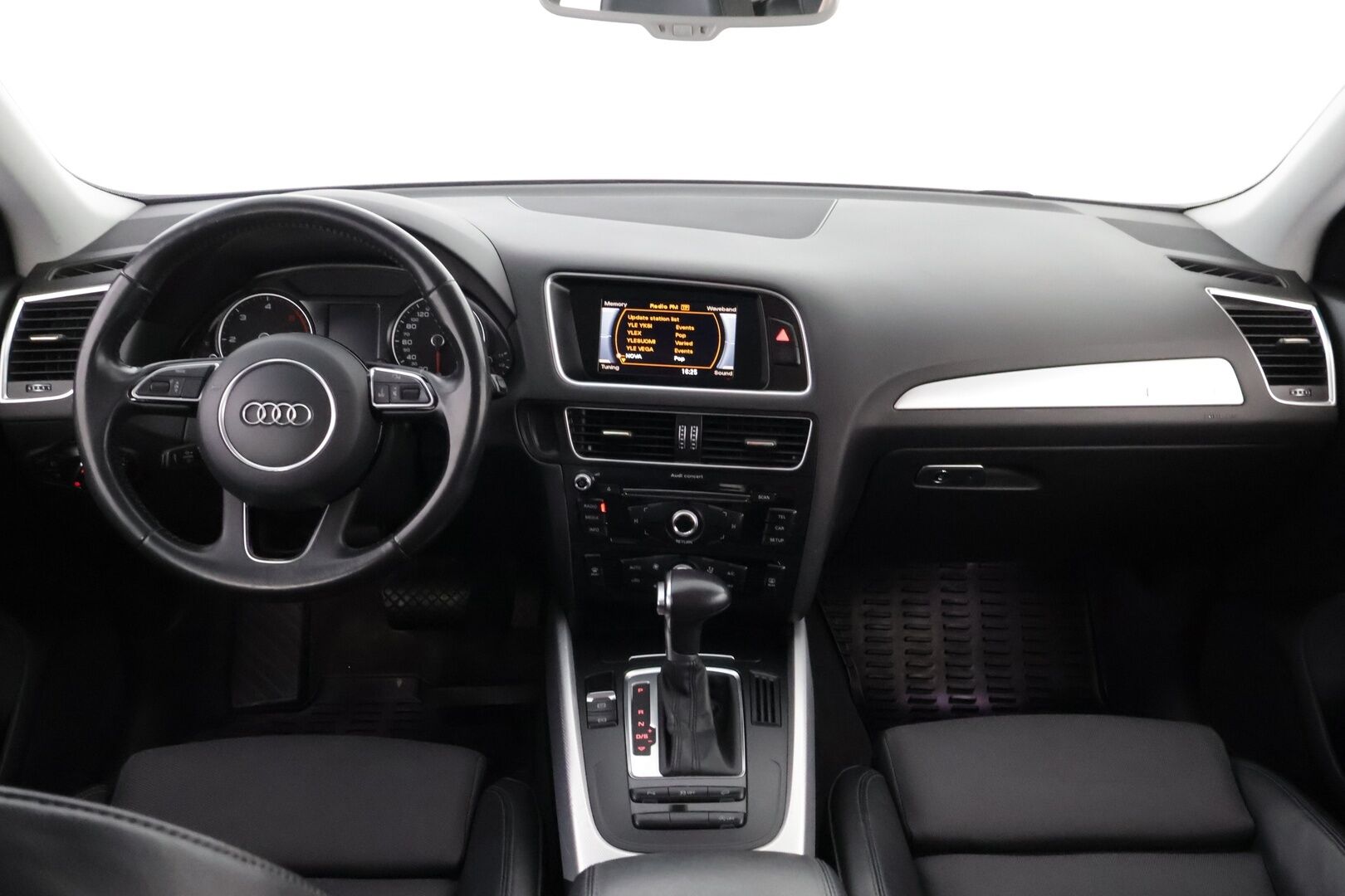 Audi Q5 2017 Business 2,0 TDI 140 kW quattro S tronic S Line - Webasto | Vetokoukku | Puolinahkasisusta | Sporttipenkit | Xenon | Pysäkointitutkat