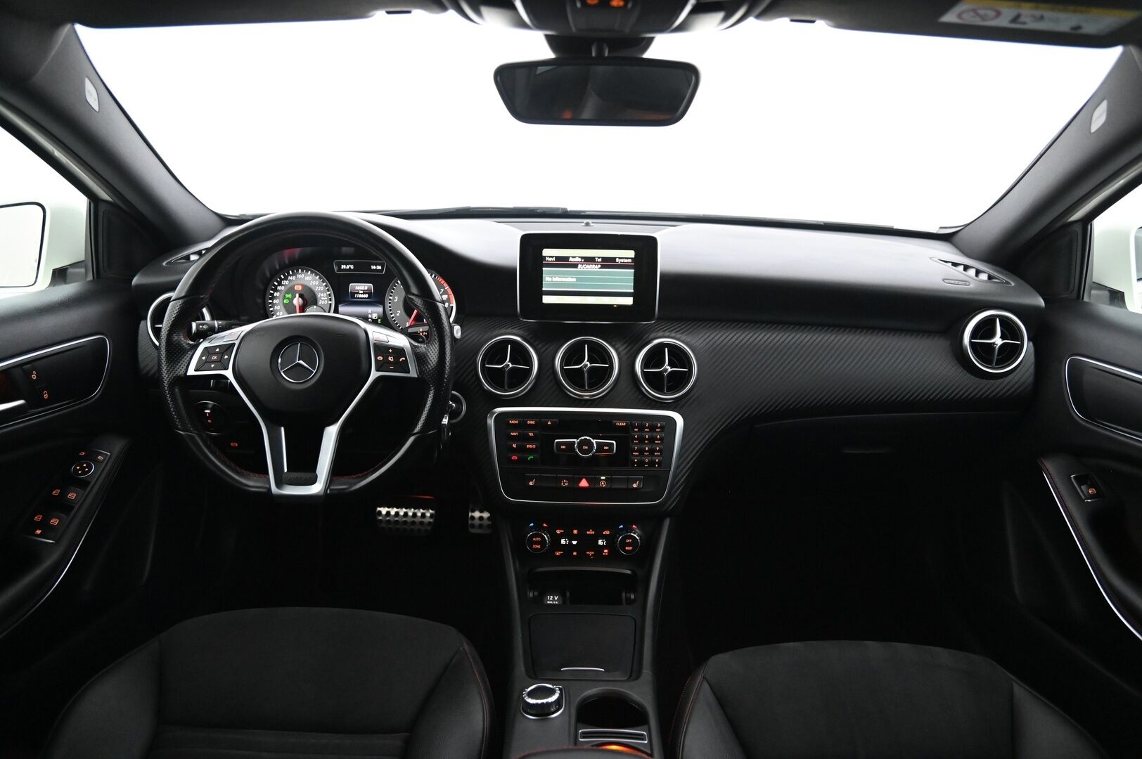 Mercedes-Benz A 2015 180 Business AMG *P-kamera / Vakkari / Nahka-Alcantara* - *Juuri saapunut! / 2XRenkaat / AMG-sisätilapaketti / AMG-ulkonäköpaketti / Siisti*