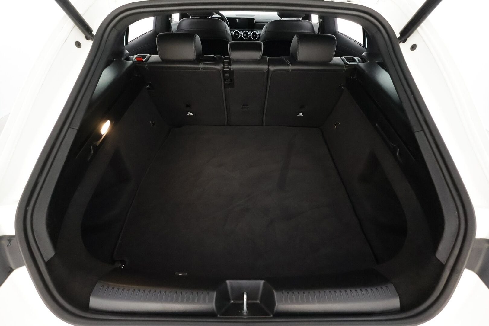 Mercedes-Benz CLA 2020 180 A Shooting Brake Business Progressive * Widescreen / Vakkari / Webasto / Koukku / P.Kamera / Sporttipenkit * - Suomi-auto / Kahdet Renkaat