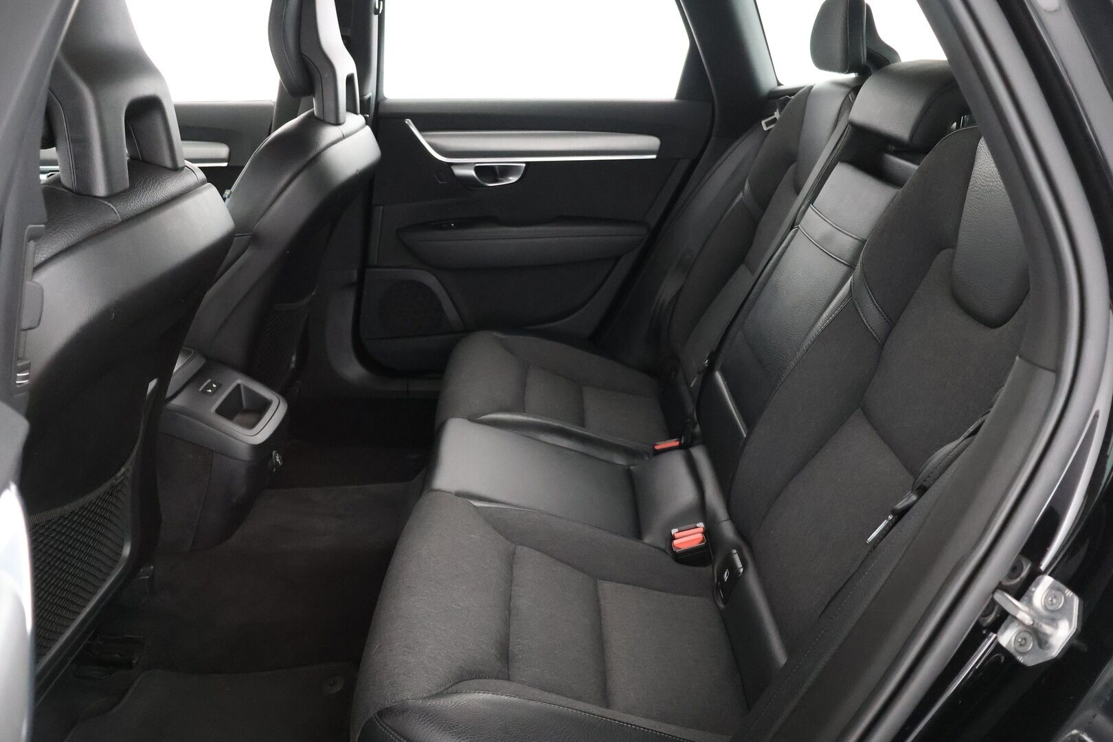 Volvo V90 2017 D4 AWD Business aut - | Webasto | Adapt.vakkari | BLIS | FULL-LED | P.kamera | Hihna tehty 2024 | Ei Adblue:ta |