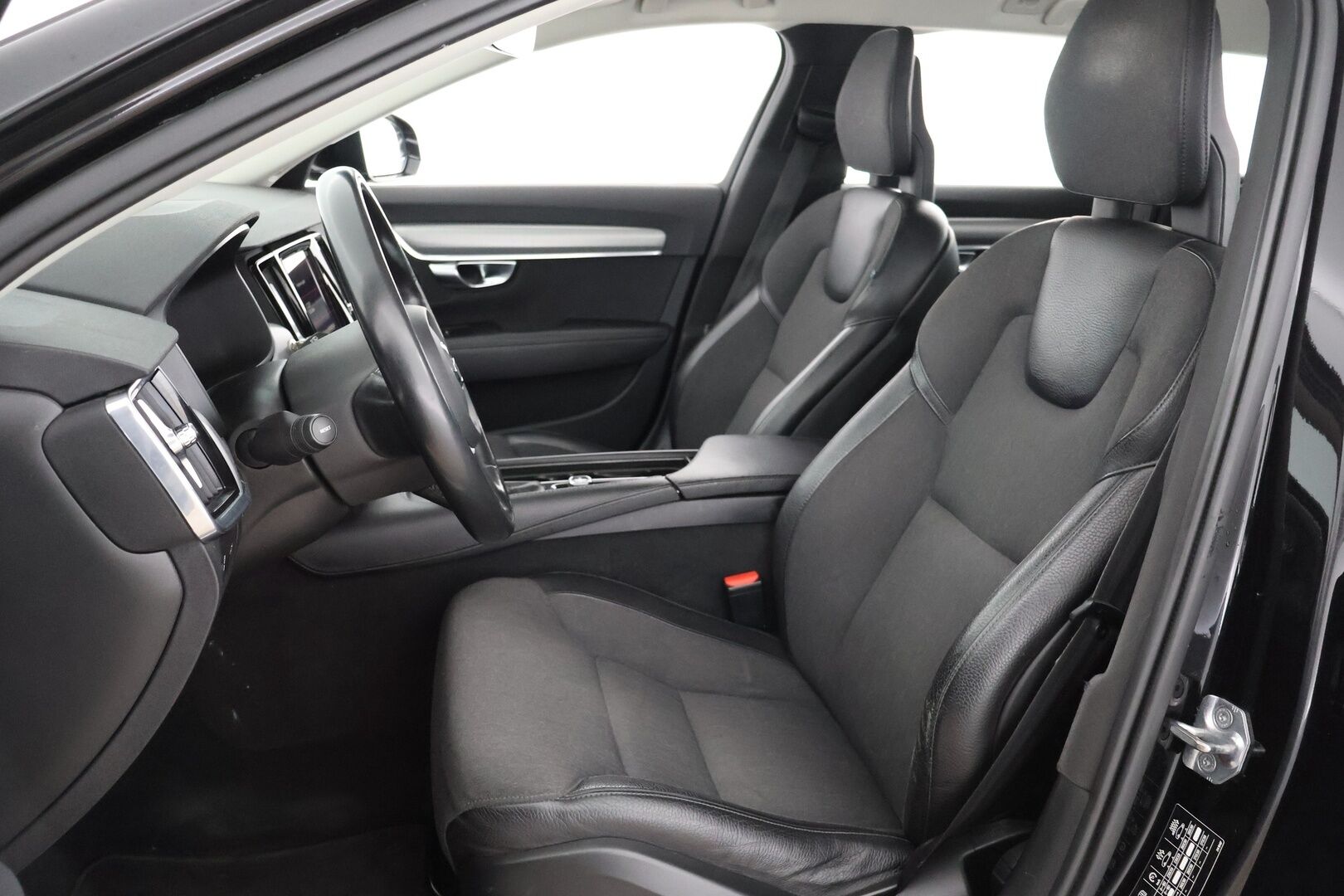 Volvo V90 2017 D4 AWD Business aut - | Webasto | Adapt.vakkari | BLIS | FULL-LED | P.kamera | Hihna tehty 2024 | Ei Adblue:ta |