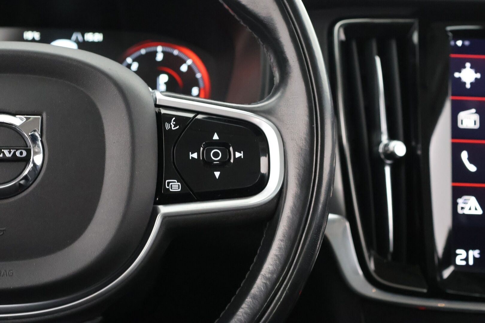 Volvo V90 2017 D4 AWD Business aut - | Webasto | Adapt.vakkari | BLIS | FULL-LED | P.kamera | Hihna tehty 2024 | Ei Adblue:ta |