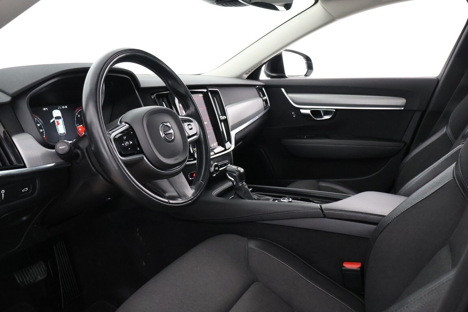 Volvo V90 2017 D4 AWD Business aut - | Webasto | Adapt.vakkari | BLIS | FULL-LED | P.kamera | Hihna tehty 2024 | Ei Adblue:ta |