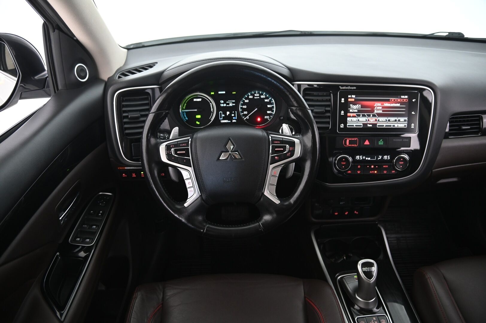 Mitsubishi OUTLANDER PHEV 2017 Install Business 4wd 5P