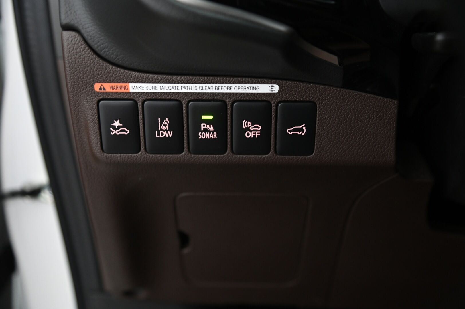 Mitsubishi OUTLANDER PHEV 2017 Install Business 4wd 5P