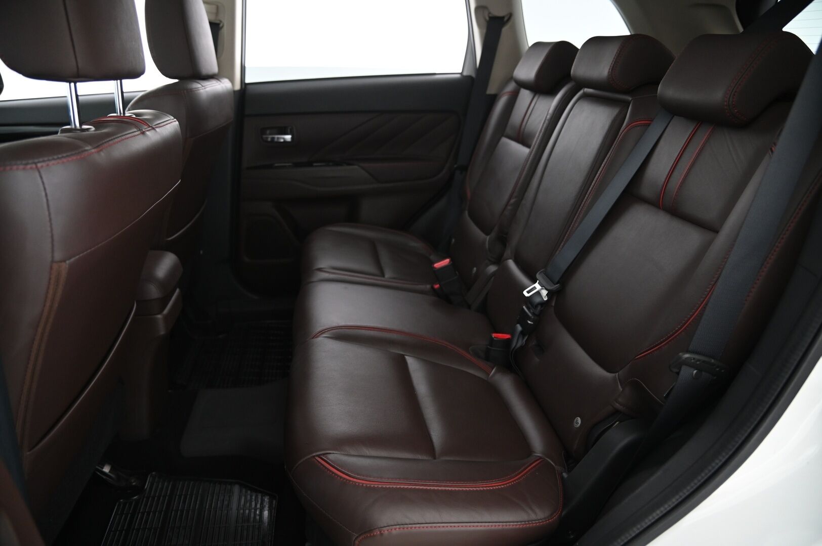 Mitsubishi OUTLANDER PHEV 2017 Install Business 4wd 5P