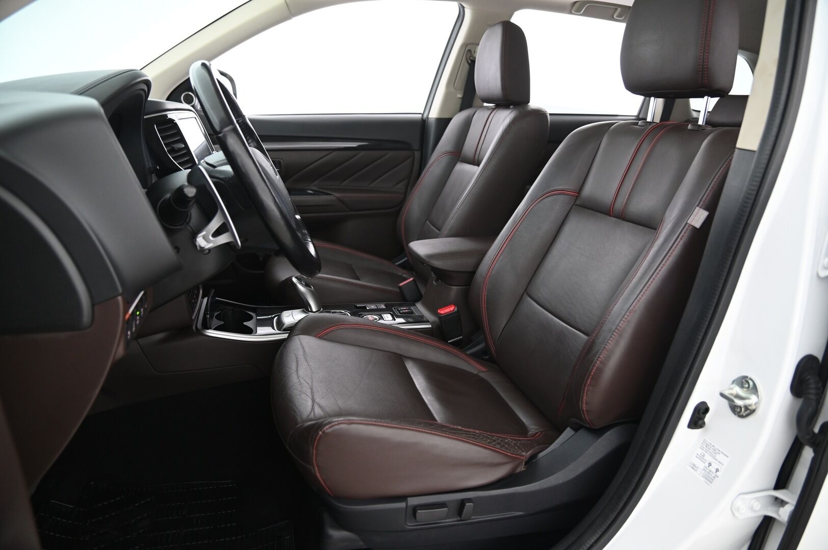 Mitsubishi OUTLANDER PHEV 2017 Install Business 4wd 5P