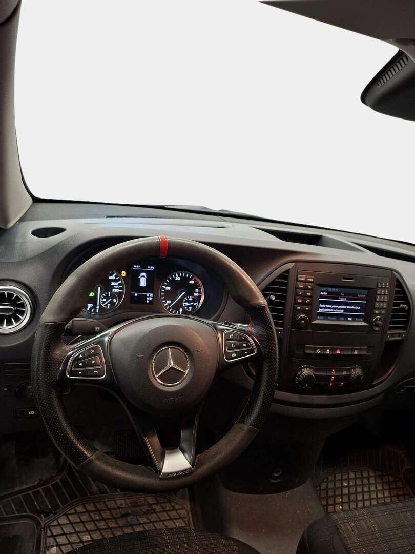 Mercedes-Benz Vito 2016 114CDI-3,2/34K pitkä A3 A - | Juuri Tullut | Ei Adblue | Todella näyttävä Amg - Style | Webasto | Kahdet renkaat vanteilla | 