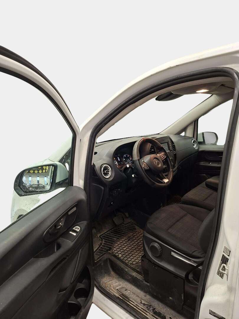 Mercedes-Benz Vito 2016 114CDI-3,2/34K pitkä A3 A - | Juuri Tullut | Ei Adblue | Todella näyttävä Amg - Style | Webasto | Kahdet renkaat vanteilla | 