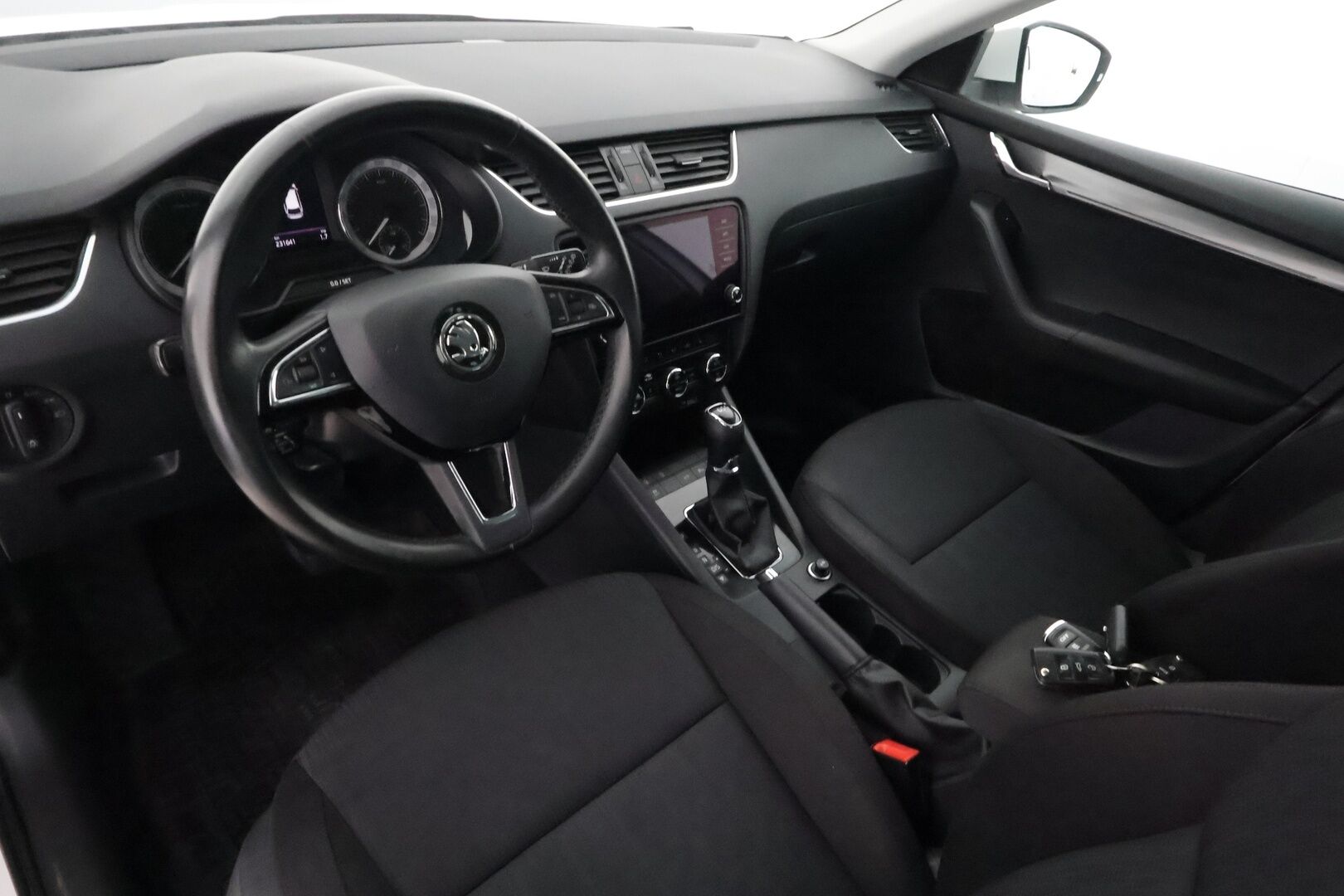 Skoda Octavia 2020 Combi 1,5 TSI Style BusinessLine DSG Autom. * Webasto / Adapt.vakkari / P-Kamera / Navi / KeylessGo * - Raikas, hyvin pidetty 1.om Suomi-auto! Paremmalla ja kestävämmällä 1.5l Moottorilla!
