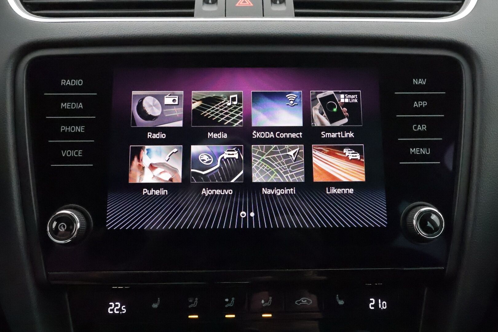 Skoda Octavia 2020 Combi 1,5 TSI Style BusinessLine DSG Autom. * Webasto / Adapt.vakkari / P-Kamera / Navi / KeylessGo * - Raikas, hyvin pidetty 1.om Suomi-auto! Paremmalla ja kestävämmällä 1.5l Moottorilla!
