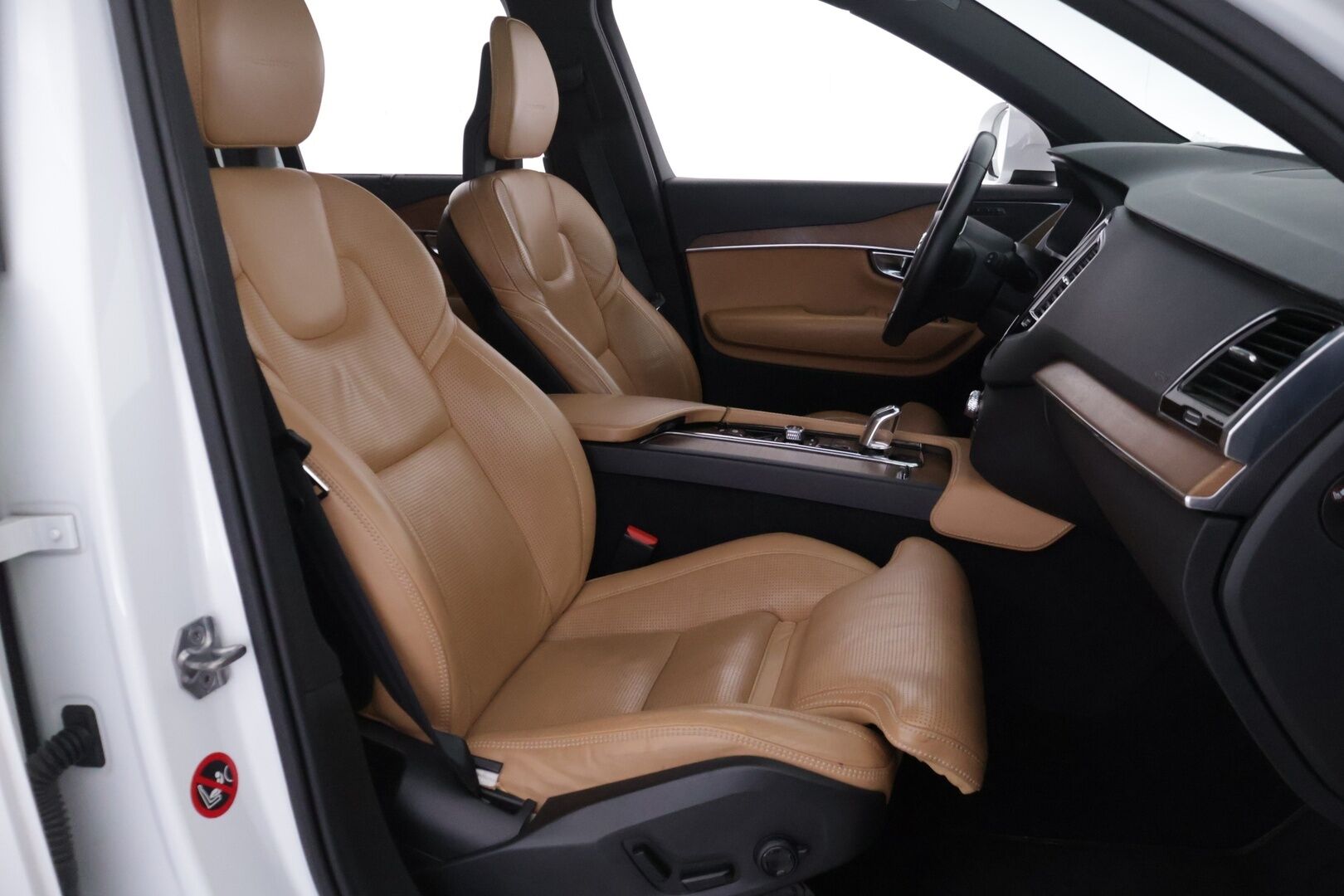 Volvo XC90 2016 T8 Twin Engine AWD Inscription aut ** YritysOulet - Myydään vain Yrityksille ** - Webasto / Koukku / Istuimet 7:lle / Ilmastoidut nahat / HUD / Panorama / Siisti kuntoinen!