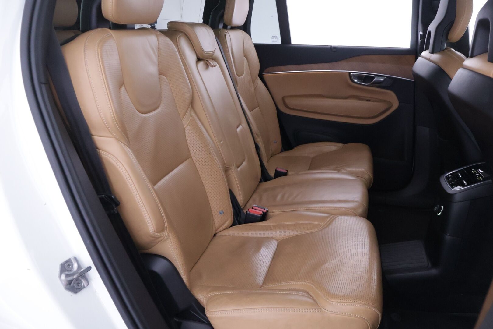 Volvo XC90 2016 T8 Twin Engine AWD Inscription aut ** YritysOulet - Myydään vain Yrityksille ** - Webasto / Koukku / Istuimet 7:lle / Ilmastoidut nahat / HUD / Panorama / Siisti kuntoinen!