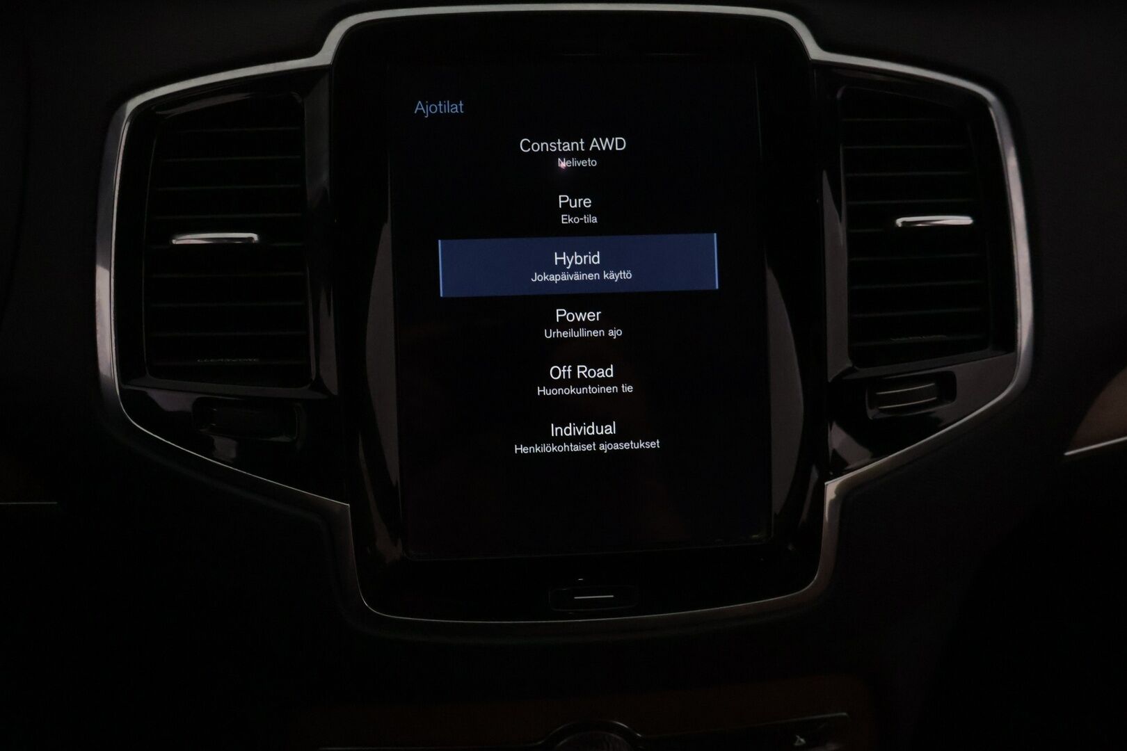 Volvo XC90 2016 T8 Twin Engine AWD Inscription aut ** YritysOulet - Myydään vain Yrityksille ** - Webasto / Koukku / Istuimet 7:lle / Ilmastoidut nahat / HUD / Panorama / Siisti kuntoinen!