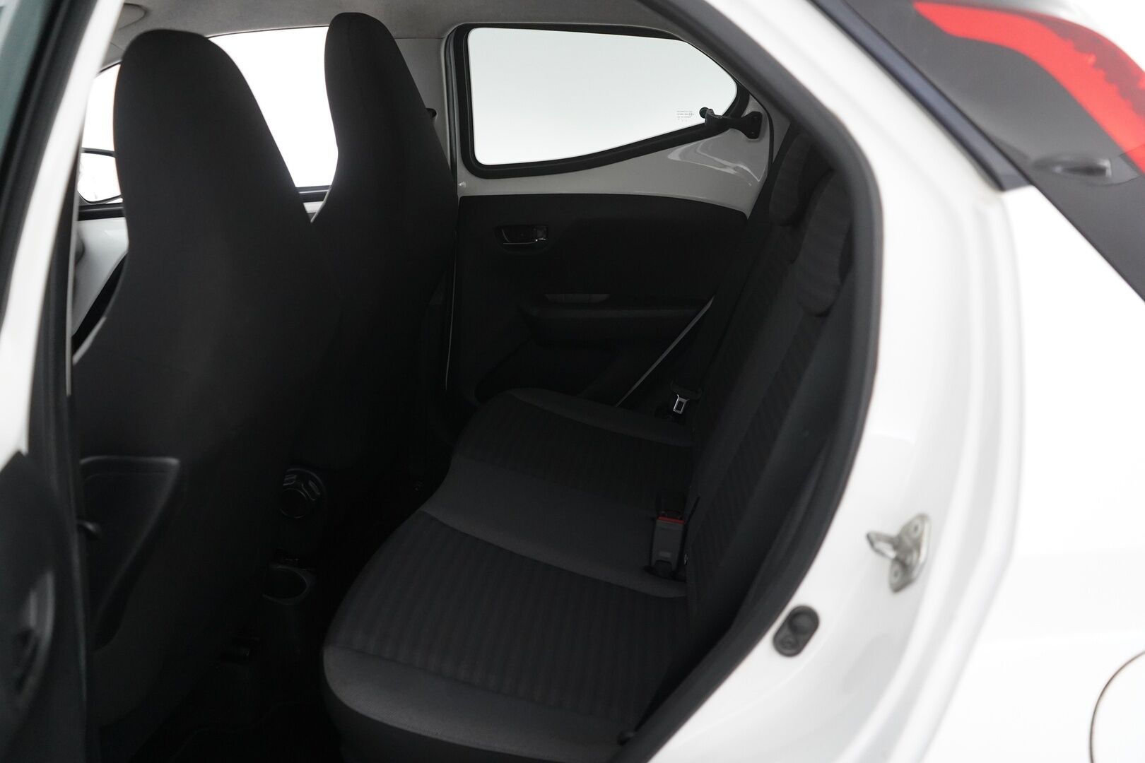 Toyota Aygo 2019 1,0 VVT-i 5ov X-Play *Vakkari / Kaistavahti / Kamera* - Suomi-auto / Apple Carplay & Android Auto / Kahdet renkaat ja vanteet