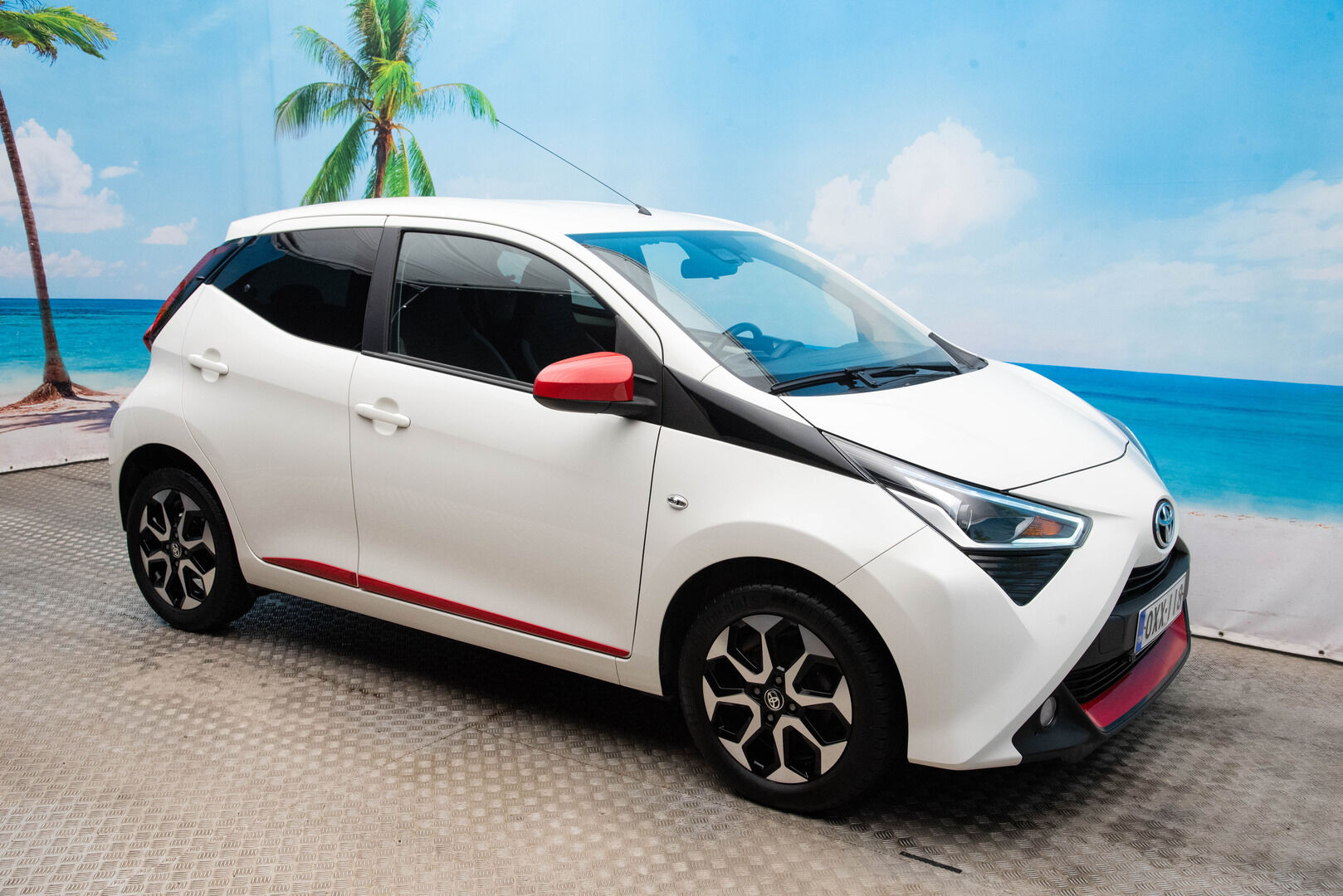 Toyota Aygo 2019 1,0 VVT-i 5ov X-Play *Vakkari / Kaistavahti / Kamera* - Auto tulossa Lempäälään! / Suomi-auto / Apple Carplay & Android Auto - HULLUT VÄLIPÄIVÄT KORKOTARJOUS 2,49%