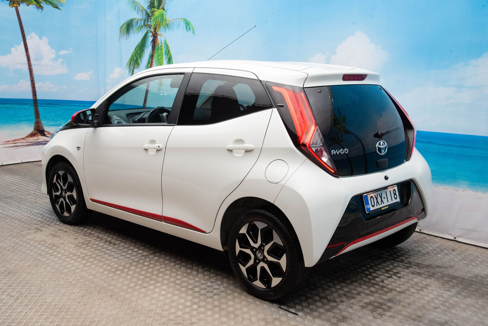 Toyota Aygo 2019 1,0 VVT-i 5ov X-Play *Vakkari / Kaistavahti / Kamera* - Auto tulossa Lempäälään! / Suomi-auto / Apple Carplay & Android Auto - HULLUT VÄLIPÄIVÄT KORKOTARJOUS 2,49%