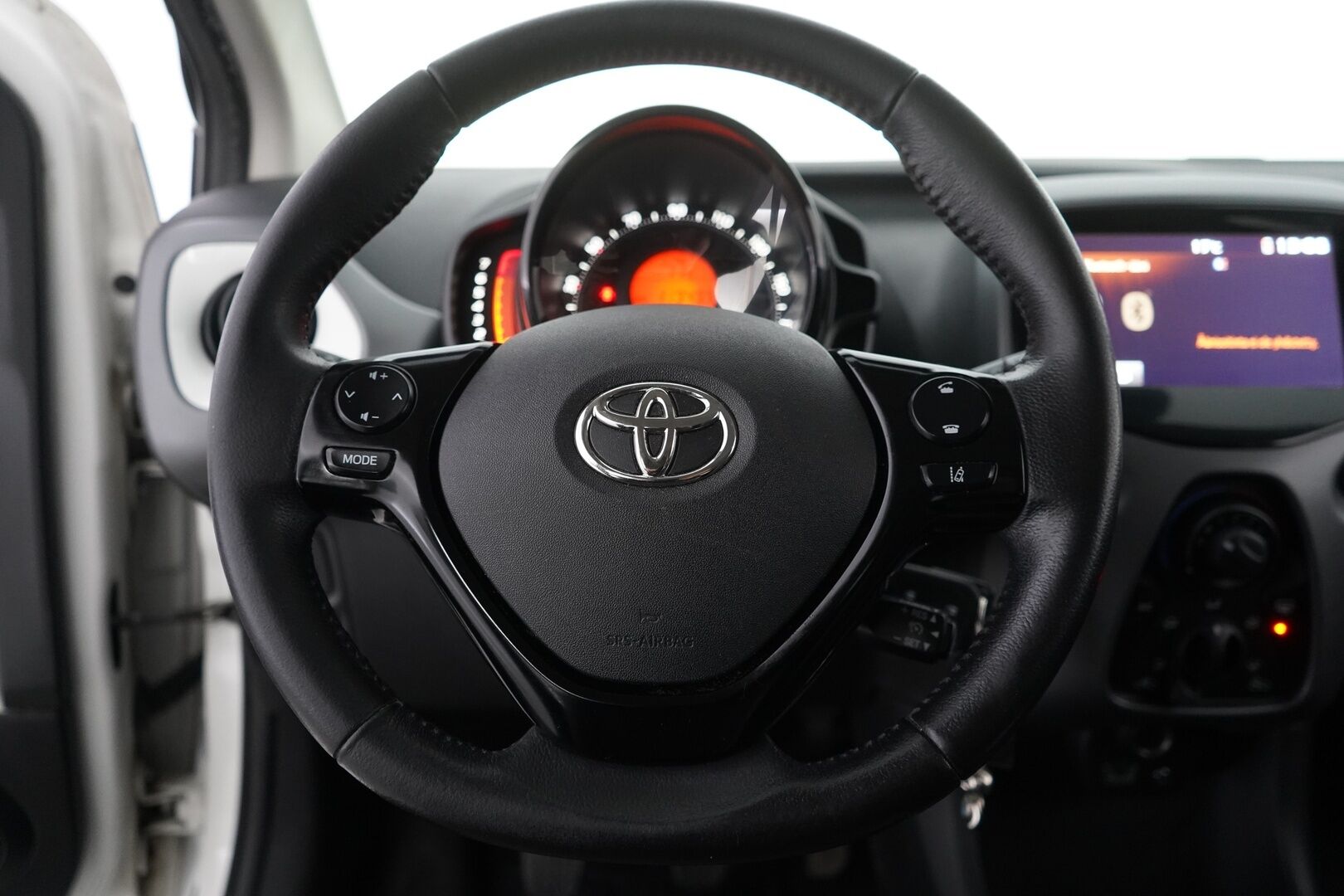 Toyota Aygo 2019 1,0 VVT-i 5ov X-Play *Vakkari / Kaistavahti / Kamera* - Auto tulossa Lempäälään! / Suomi-auto / Apple Carplay & Android Auto