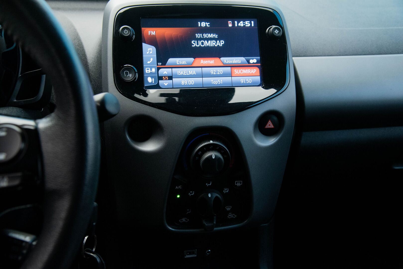 Toyota Aygo 2019 1,0 VVT-i 5ov X-Play *Vakkari / Kaistavahti / Kamera* - Auto tulossa Lempäälään! / Suomi-auto / Apple Carplay & Android Auto - HULLUT VÄLIPÄIVÄT KORKOTARJOUS 2,49%