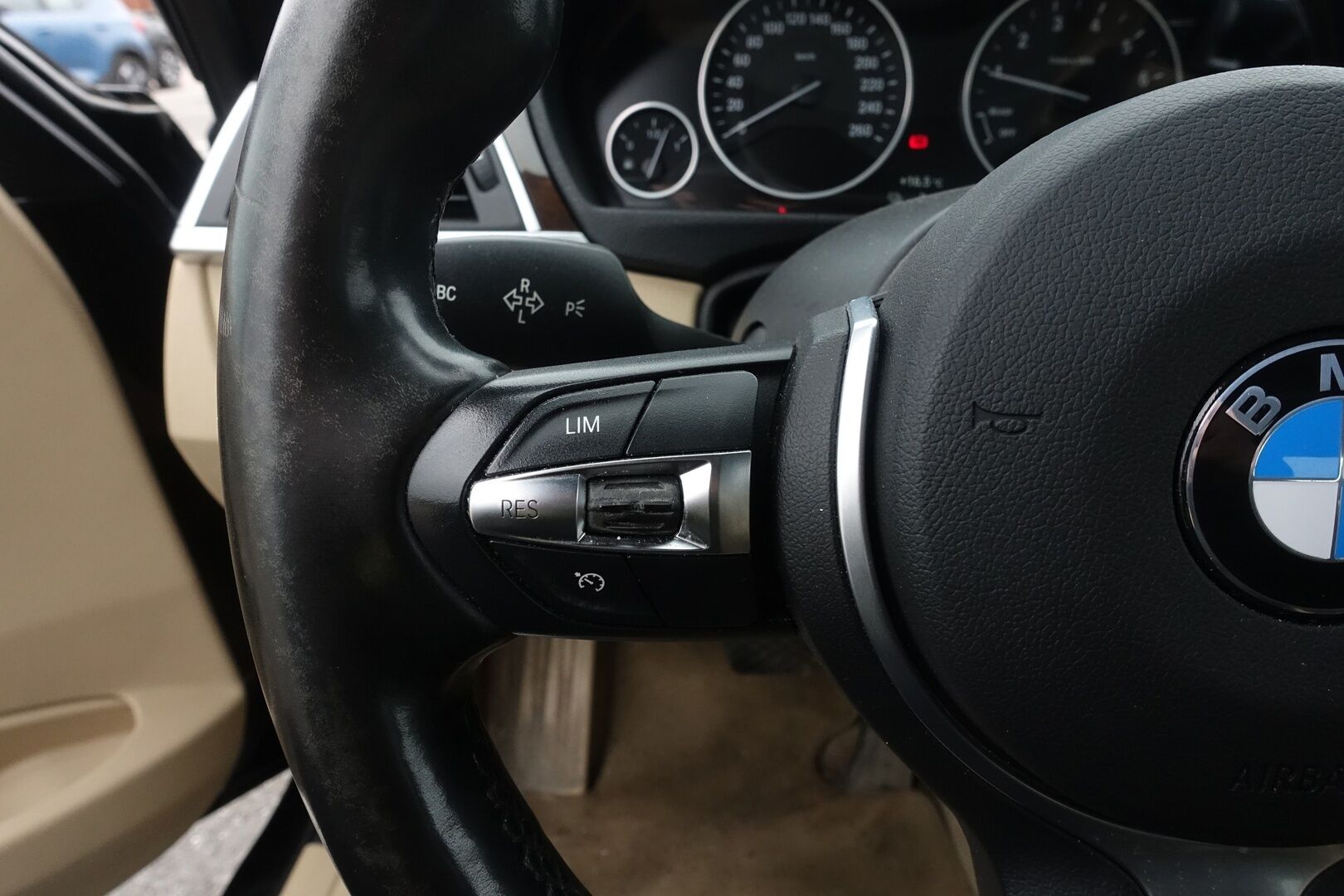 BMW 330 2016 F30 Sedan 330e A Business Luxury -Myydään huutokaupat.com-