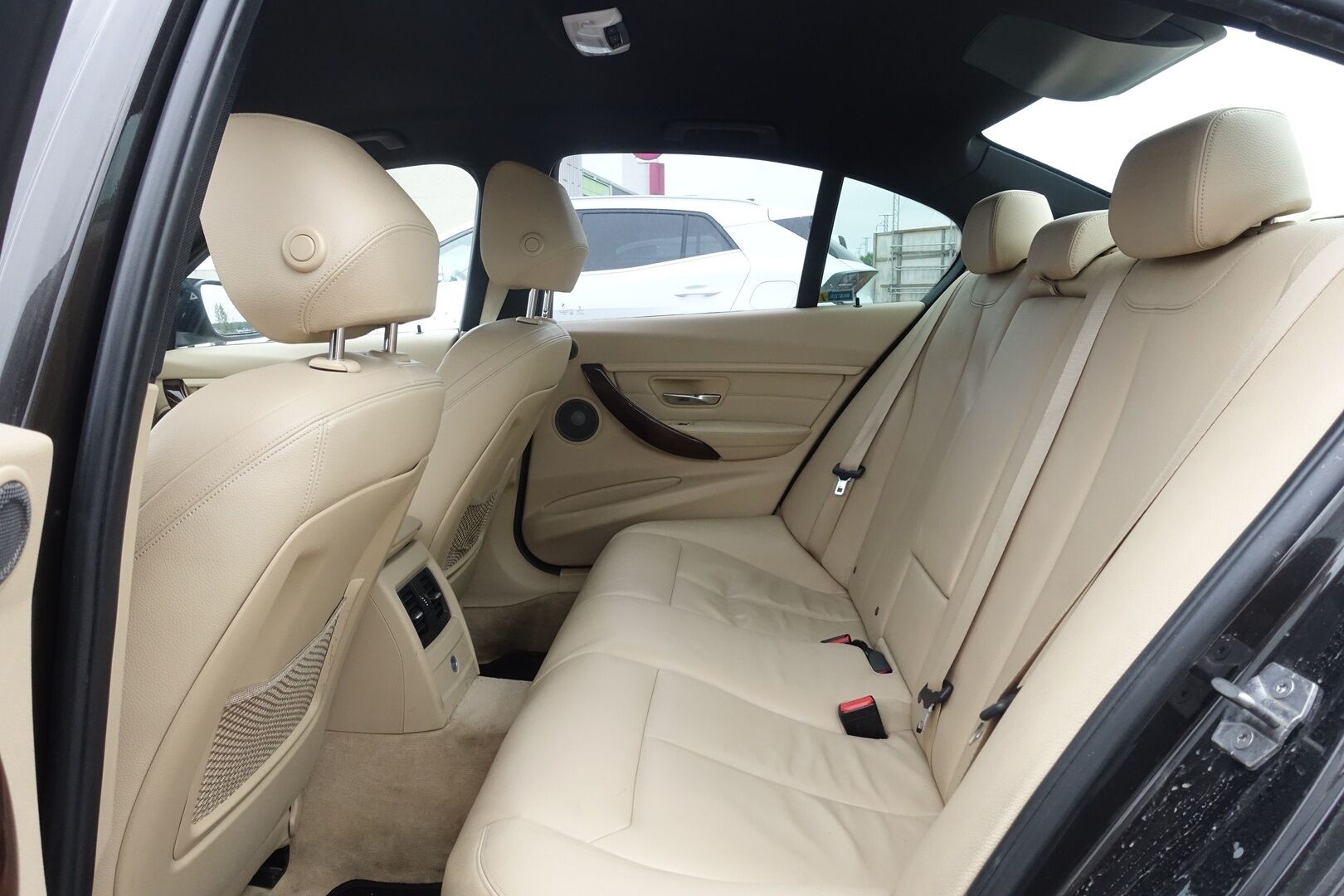 BMW 330 2016 F30 Sedan 330e A Business Luxury -Myydään huutokaupat.com-