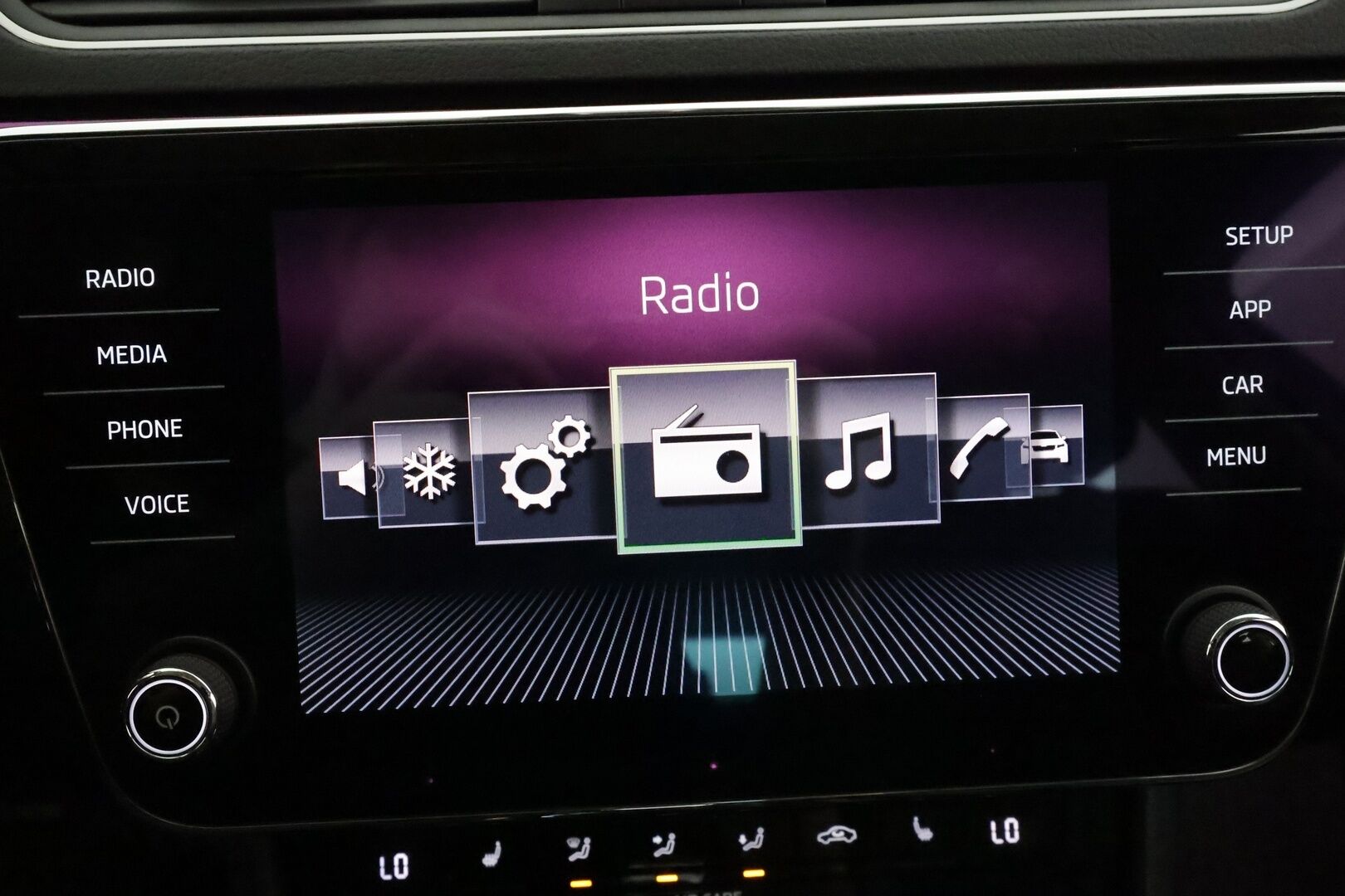Skoda Superb 2018 Combi 2,0 TDI 190 4x4 L&K DSG **Canton / Webasto / Koukku / Adapt.Vakkari / Xenon / P.kamera / Muistipenkki / Keyless** - Kahdet Renkaat /  **HYVILLÄ KAMOILLA**