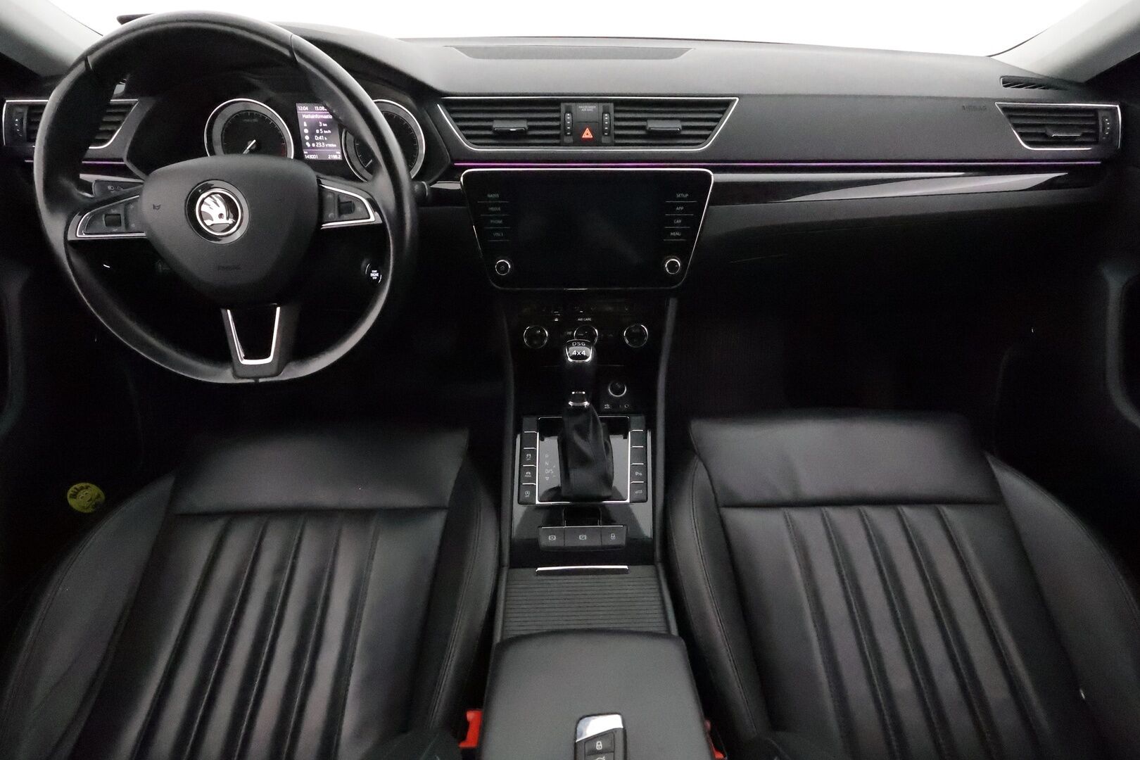 Skoda Superb 2018 Combi 2,0 TDI 190 4x4 L&K DSG **Canton / Webasto / Koukku / Adapt.Vakkari / Xenon / P.kamera / Muistipenkki / Keyless** - Kahdet Renkaat /  **HYVILLÄ KAMOILLA**