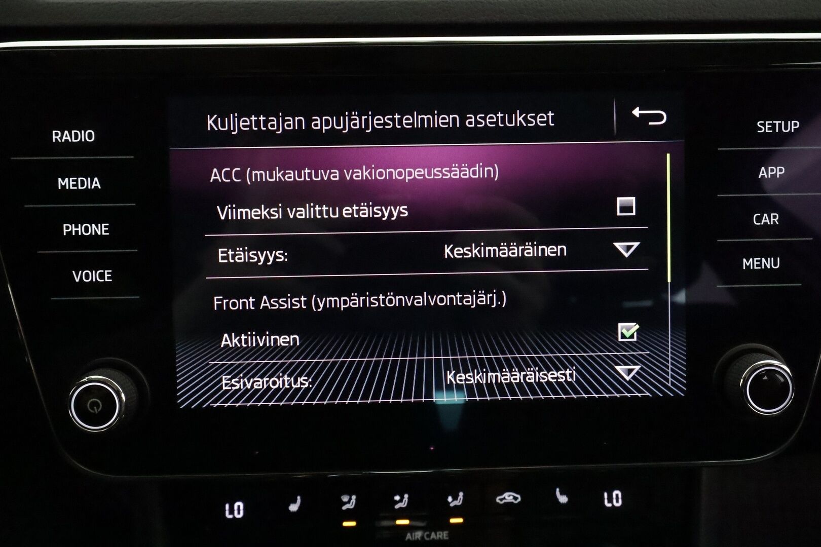 Skoda Superb 2018 Combi 2,0 TDI 190 4x4 L&K DSG **Canton / Webasto / Koukku / Adapt.Vakkari / Xenon / P.kamera / Muistipenkki / Keyless** - Kahdet Renkaat /  **HYVILLÄ KAMOILLA**