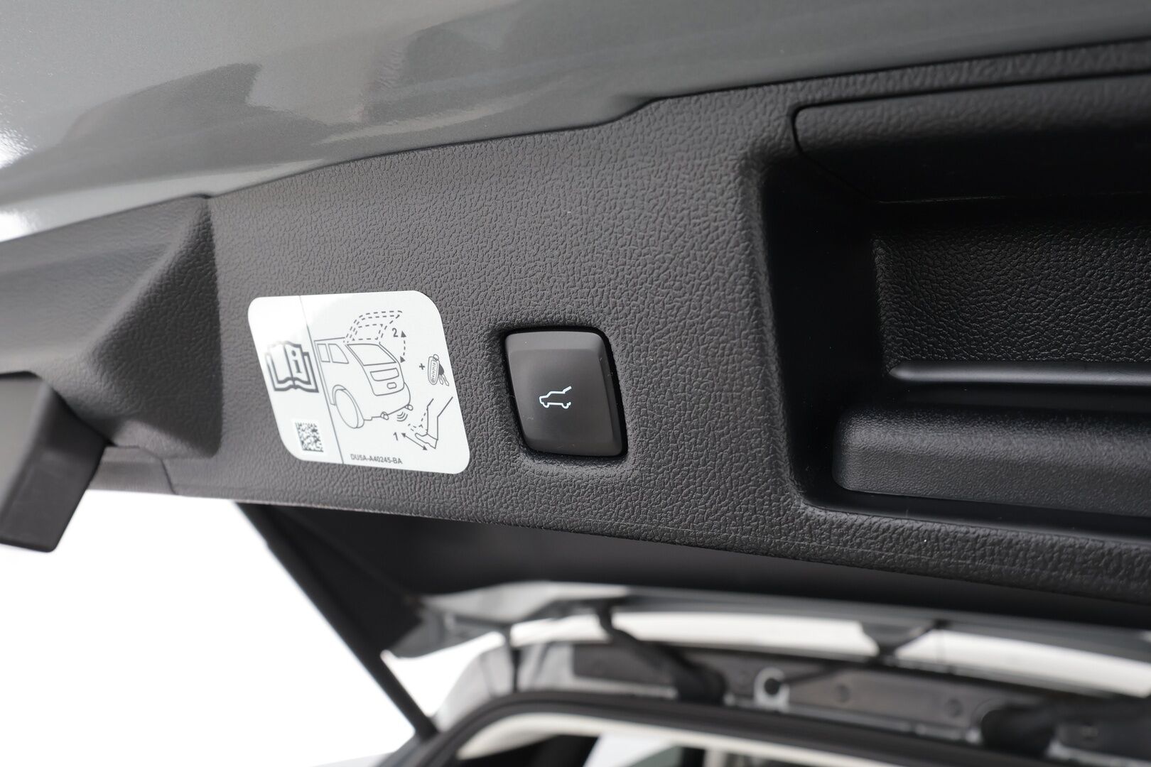 Ford Kuga 2021 2,5 hybrid (PHEV) 225hv CVT FWD Titanium X * ACC / P.kamera / BLIS / LED / Navi / B&O / Koukku * - Suomi-auto / Akku kuntotarkastettu! / Kahdet renkaat aluvanteilla / Merkkihuollettu