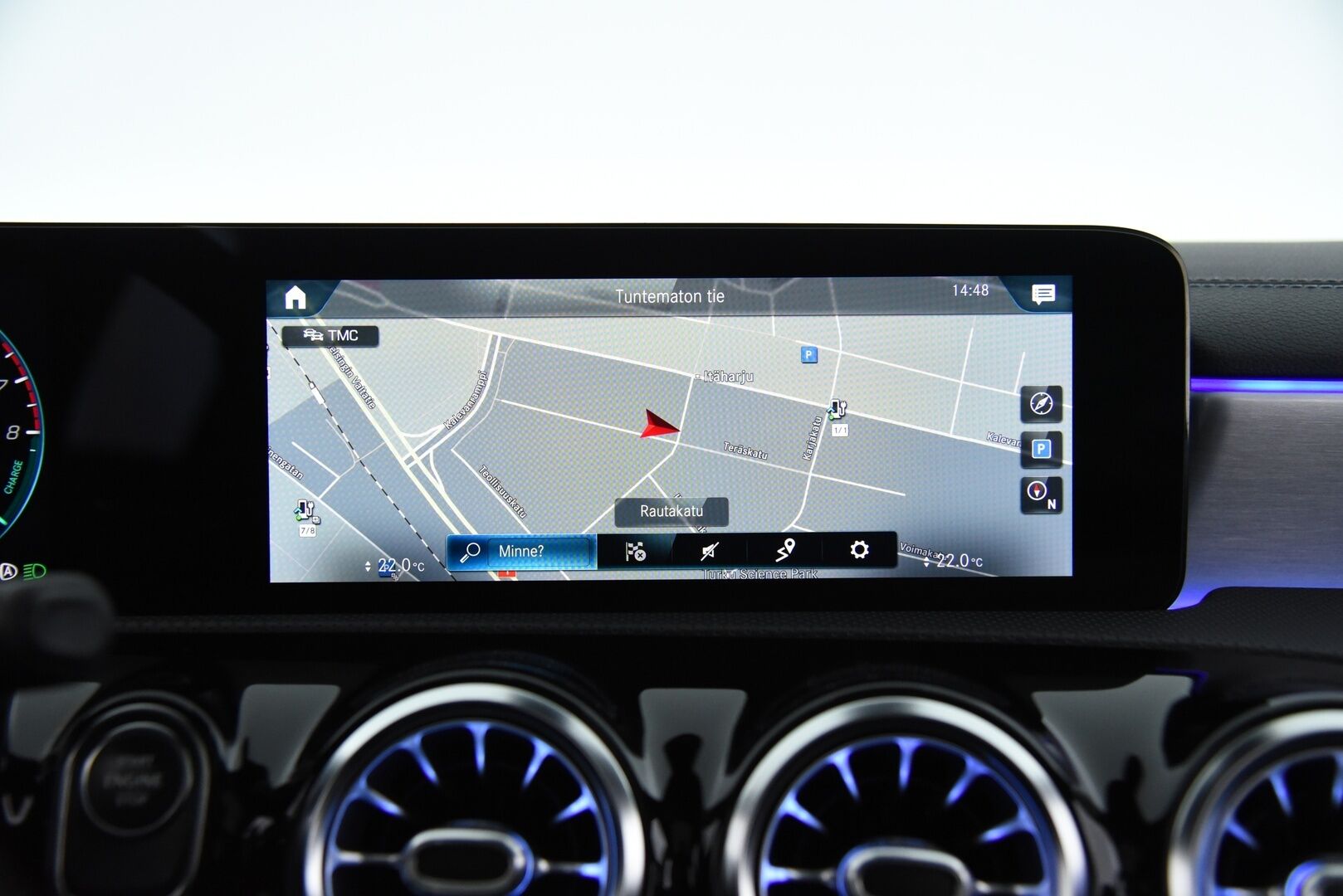 Mercedes-Benz A 2020 250 e A sedan Business AMG Edition EQ Power / Adapt vak. / Muistinahat / Widescreen / Kattoluukku / P-Kamera / Keyless / Ambient - SOH 95.2% / Huippuvarusteltu!