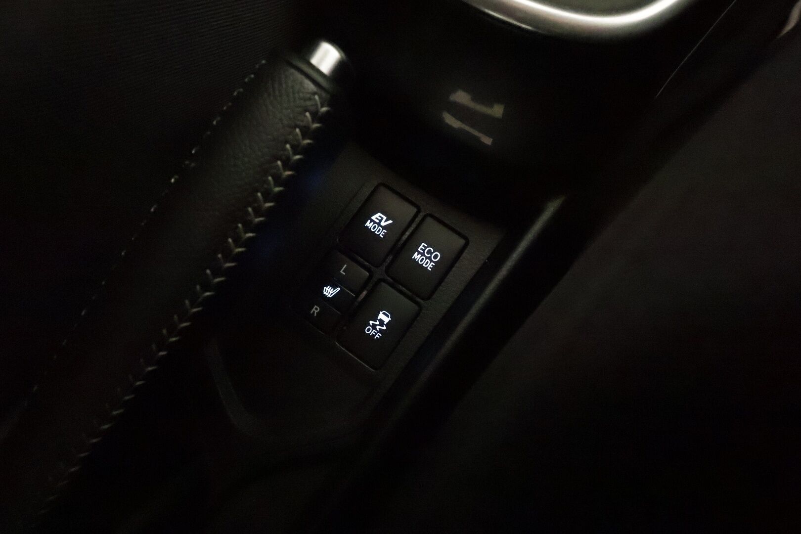 Toyota Yaris 2020 1,5 Hybrid Y20 Edition * Vakkari / P.kamera / Navi / Lohko / Kaistavahti * - 1.Om Suomi-auto / Kahdet renkaat aluvanteilla / Juuri huollettu!