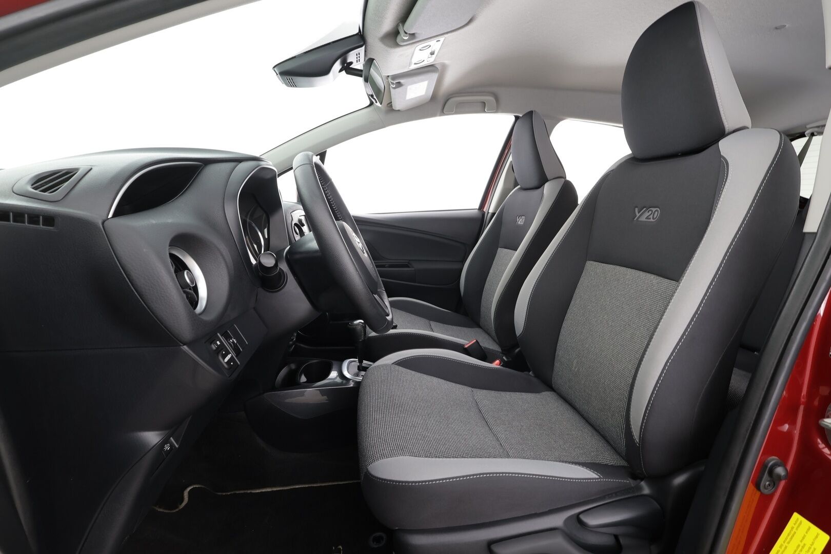 Toyota Yaris 2020 1,5 Hybrid Y20 Edition * Vakkari / P.kamera / Navi / Lohko / Kaistavahti * - 1.Om Suomi-auto / Kahdet renkaat aluvanteilla / Juuri huollettu!