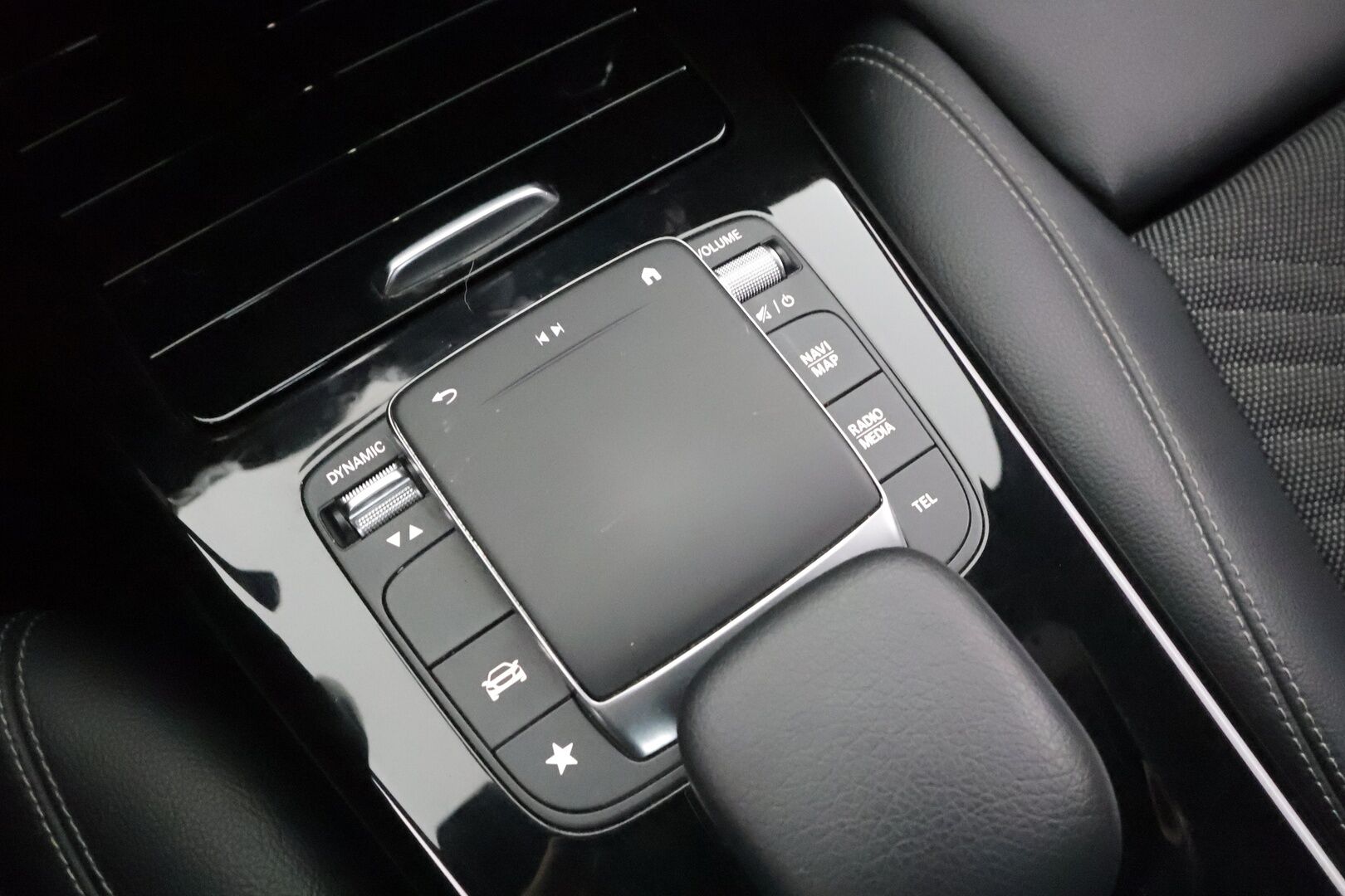 Mercedes-Benz A 2020 180 d A Business Style * Vakkari / Sporttipenkit / P.Kamera / LED / Digimittaristo * - Suomi-auto / Kahdet Renkaat - HULLUT AVAJAISHULINAT KORKOTARJOUS 3,29 %