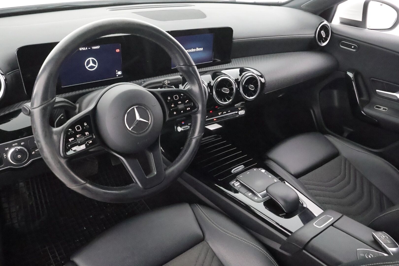 Mercedes-Benz A 2020 180 d A Business Style * Vakkari / Sporttipenkit / P.Kamera / LED / Digimittaristo * - Suomi-auto / Kahdet Renkaat - HULLUT AVAJAISHULINAT KORKOTARJOUS 3,29 %