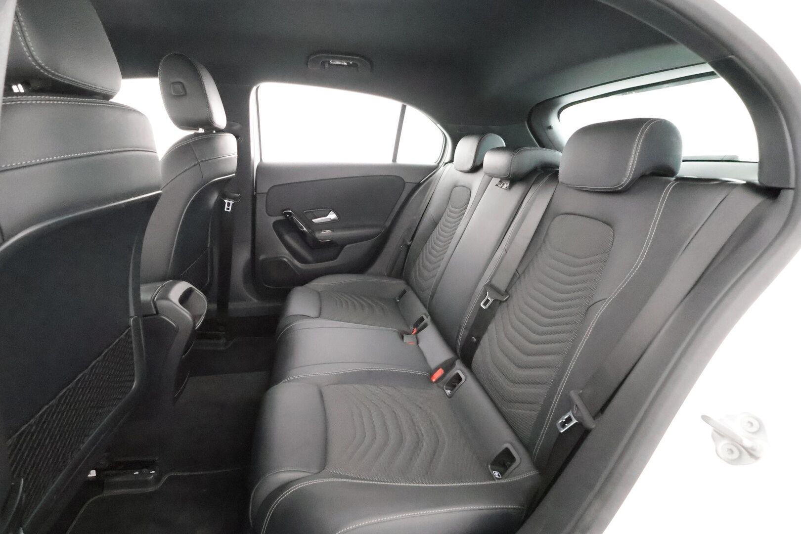 Mercedes-Benz A 2020 180 d A Business Style * Vakkari / Sporttipenkit / P.Kamera / LED / Digimittaristo * - Suomi-auto / Kahdet Renkaat - HULLUT AVAJAISHULINAT KORKOTARJOUS 3,29 %