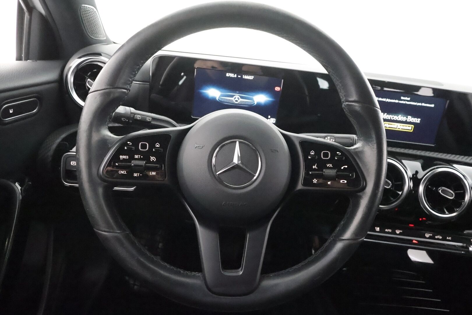 Mercedes-Benz A 2020 180 d A Business Style * Vakkari / Sporttipenkit / P.Kamera / LED / Digimittaristo * - Suomi-auto / Kahdet Renkaat - HULLUT AVAJAISHULINAT KORKOTARJOUS 3,29 %