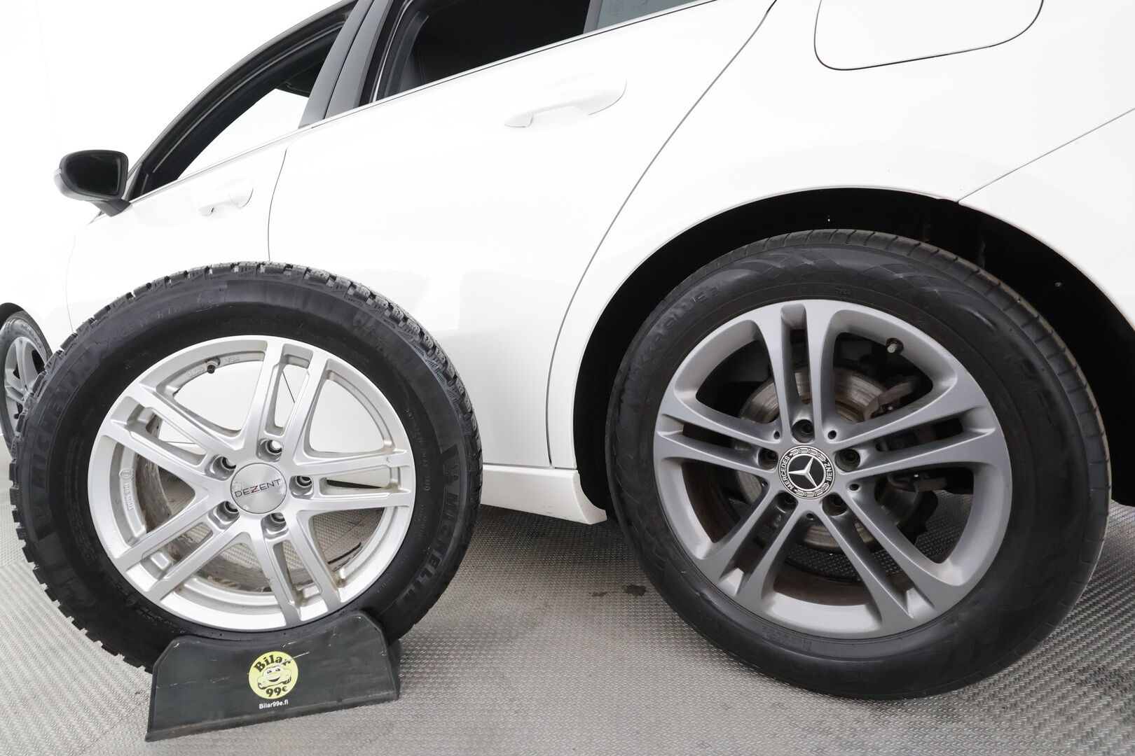 Mercedes-Benz A 2020 180 d A Business Style * Vakkari / Sporttipenkit / P.Kamera / LED / Digimittaristo * - Suomi-auto / Kahdet Renkaat - HULLUT AVAJAISHULINAT KORKOTARJOUS 3,29 %