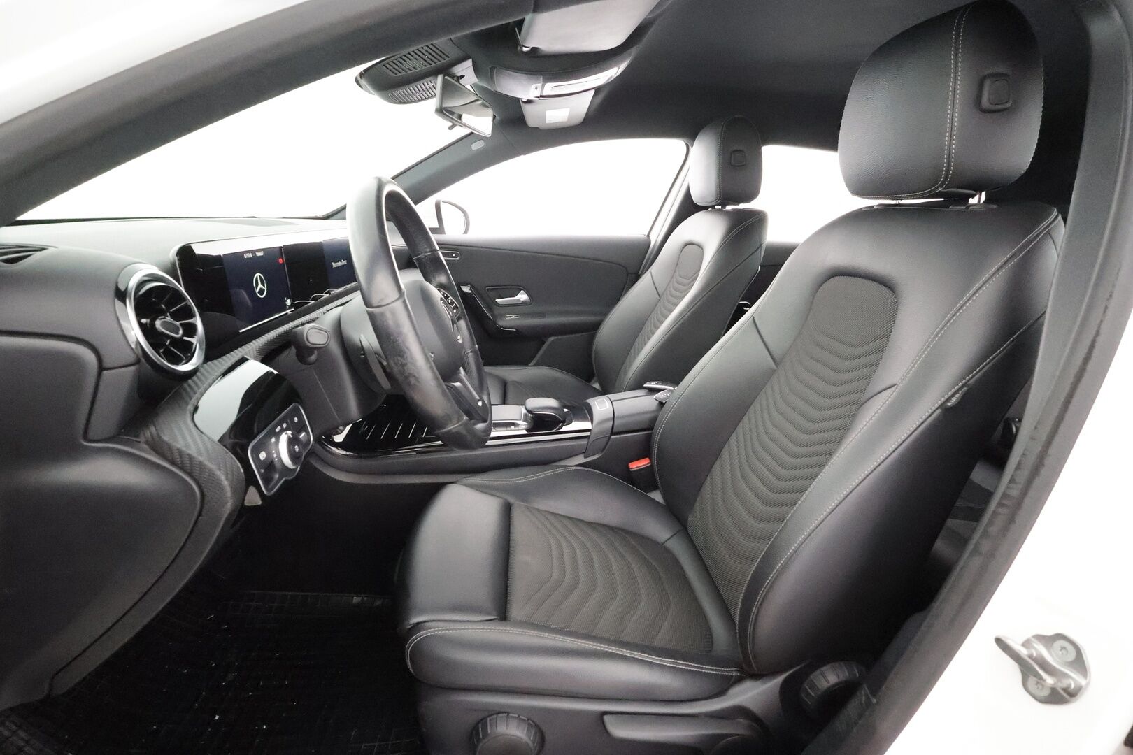 Mercedes-Benz A 2020 180 d A Business Style * Vakkari / Sporttipenkit / P.Kamera / LED / Digimittaristo * - Suomi-auto / Kahdet Renkaat - HULLUT AVAJAISHULINAT KORKOTARJOUS 3,29 %