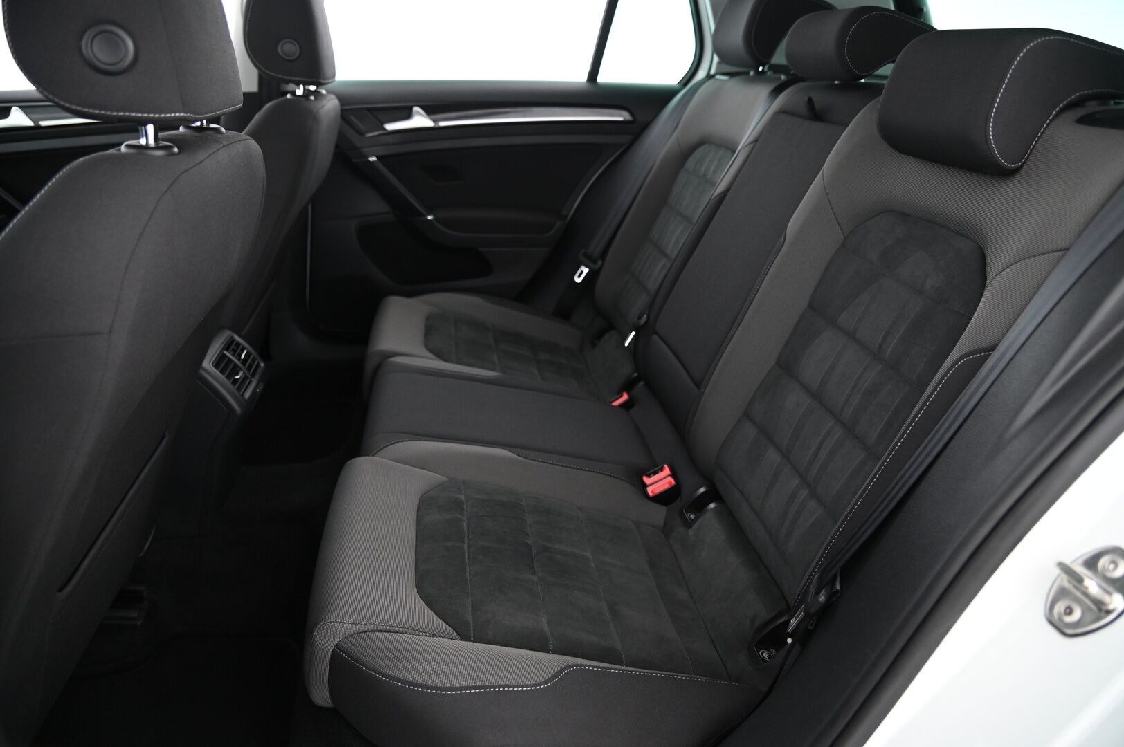 Volkswagen Golf 2017 2,0TDI 4MOTION Highline* Dynaudio / Webasto / Panorama / Digimittaristo*