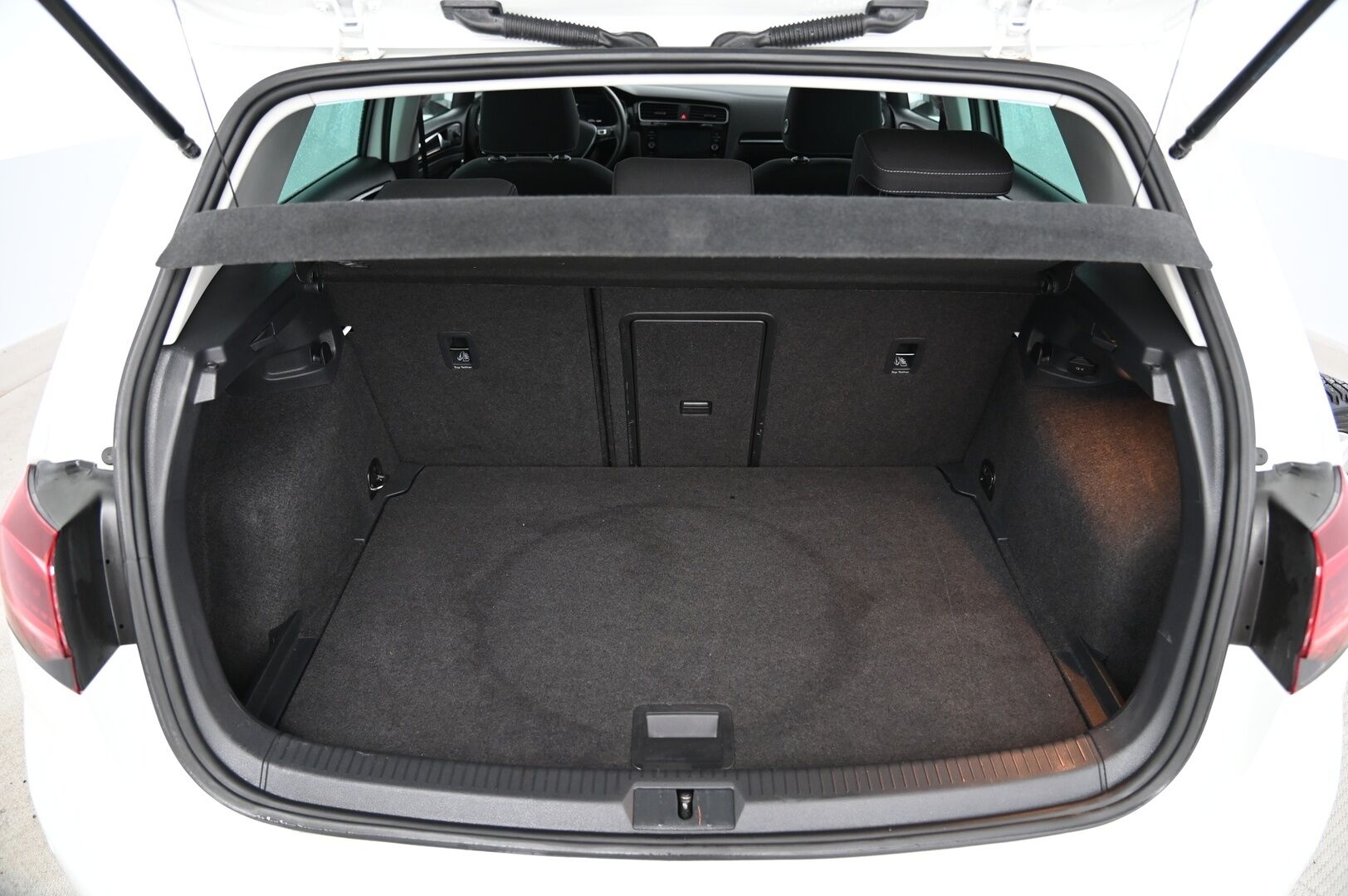 Volkswagen Golf 2017 2,0TDI 4MOTION Highline* Dynaudio / Webasto / Panorama / Digimittaristo*